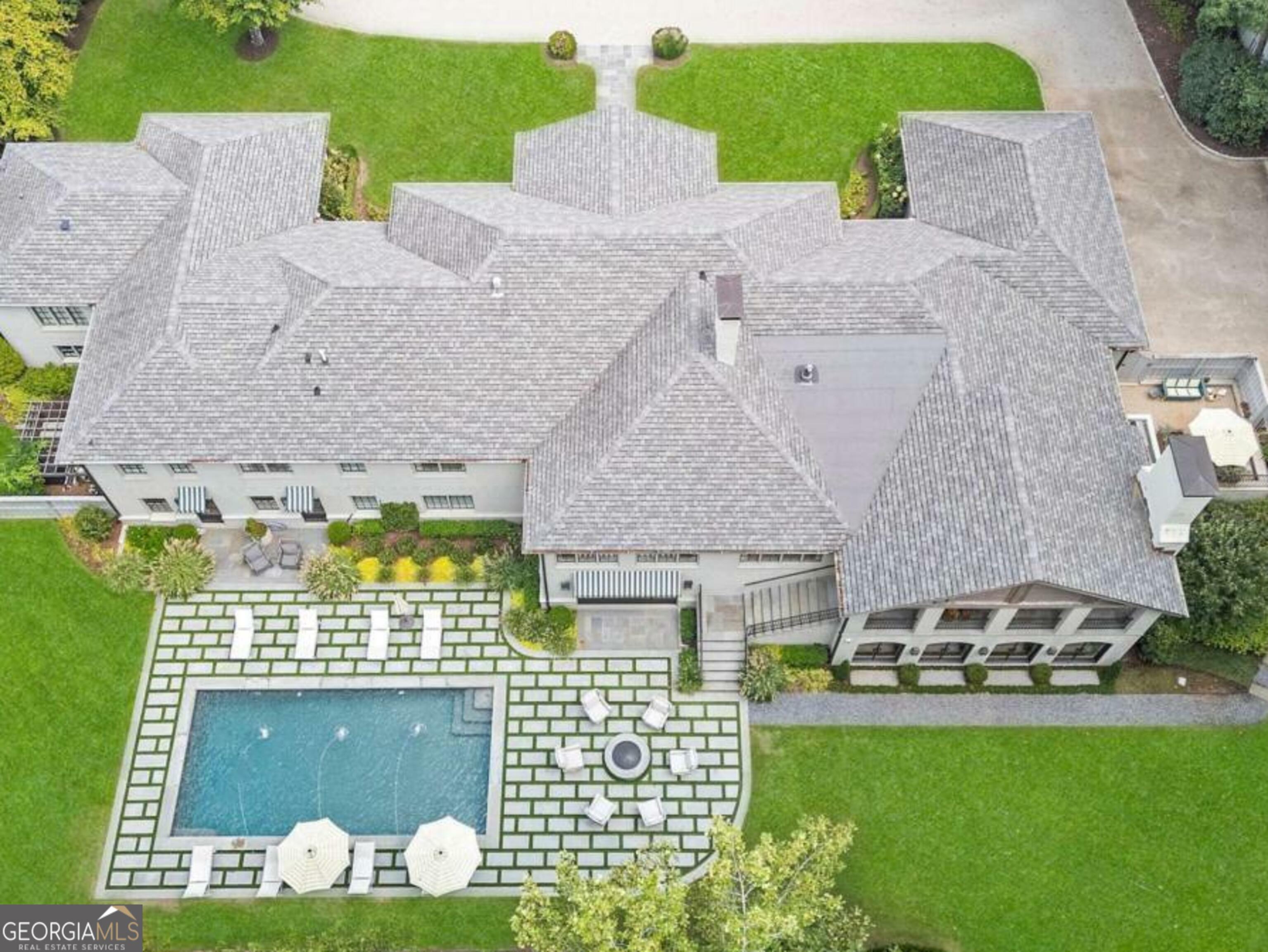 Property Photo: 3612 Castlegate Drive NW GA 30327