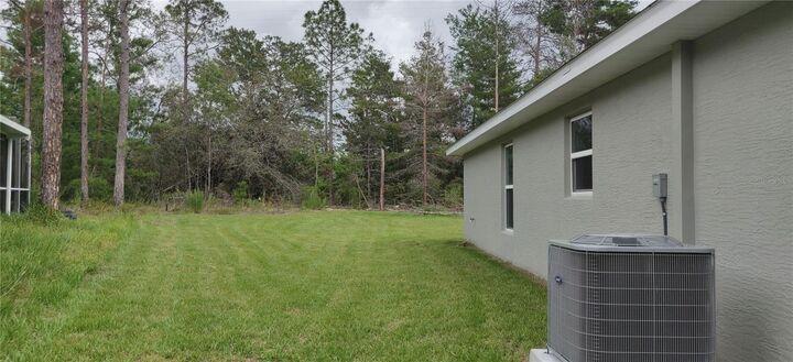 Property Photo: 15 Geranium Court E FL 34446