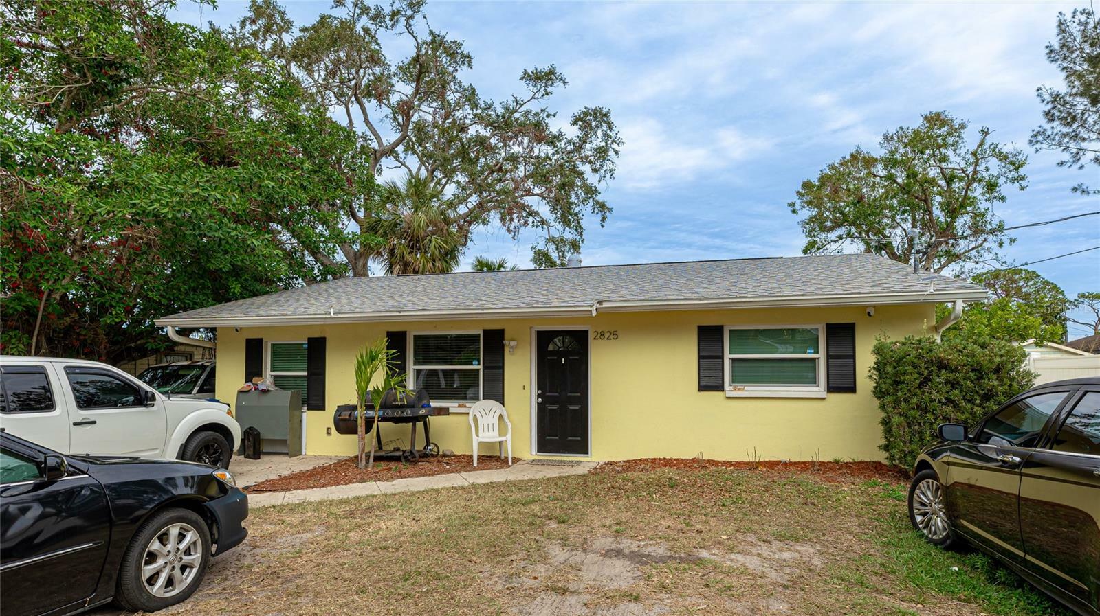 Property Photo:  2825 Forest Lane  FL 34231 