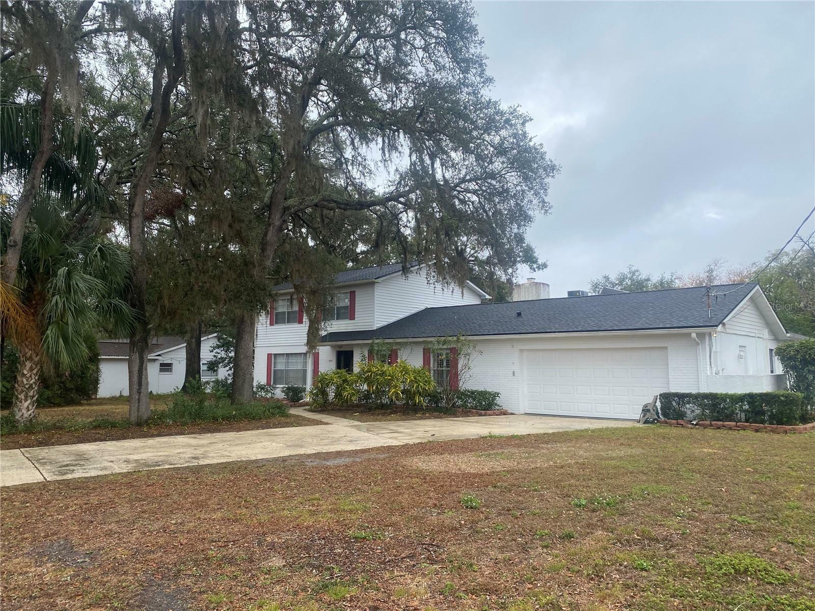 Property Photo: 6919 Greenhill Place FL 33617