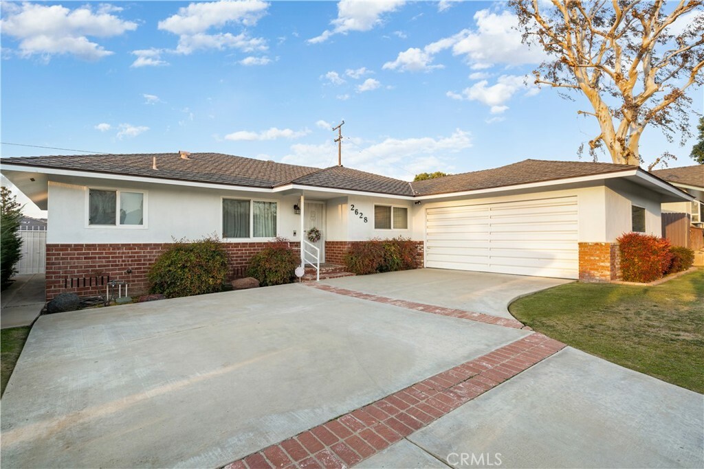 Property Photo:  2628 Century Drive  CA 93306 