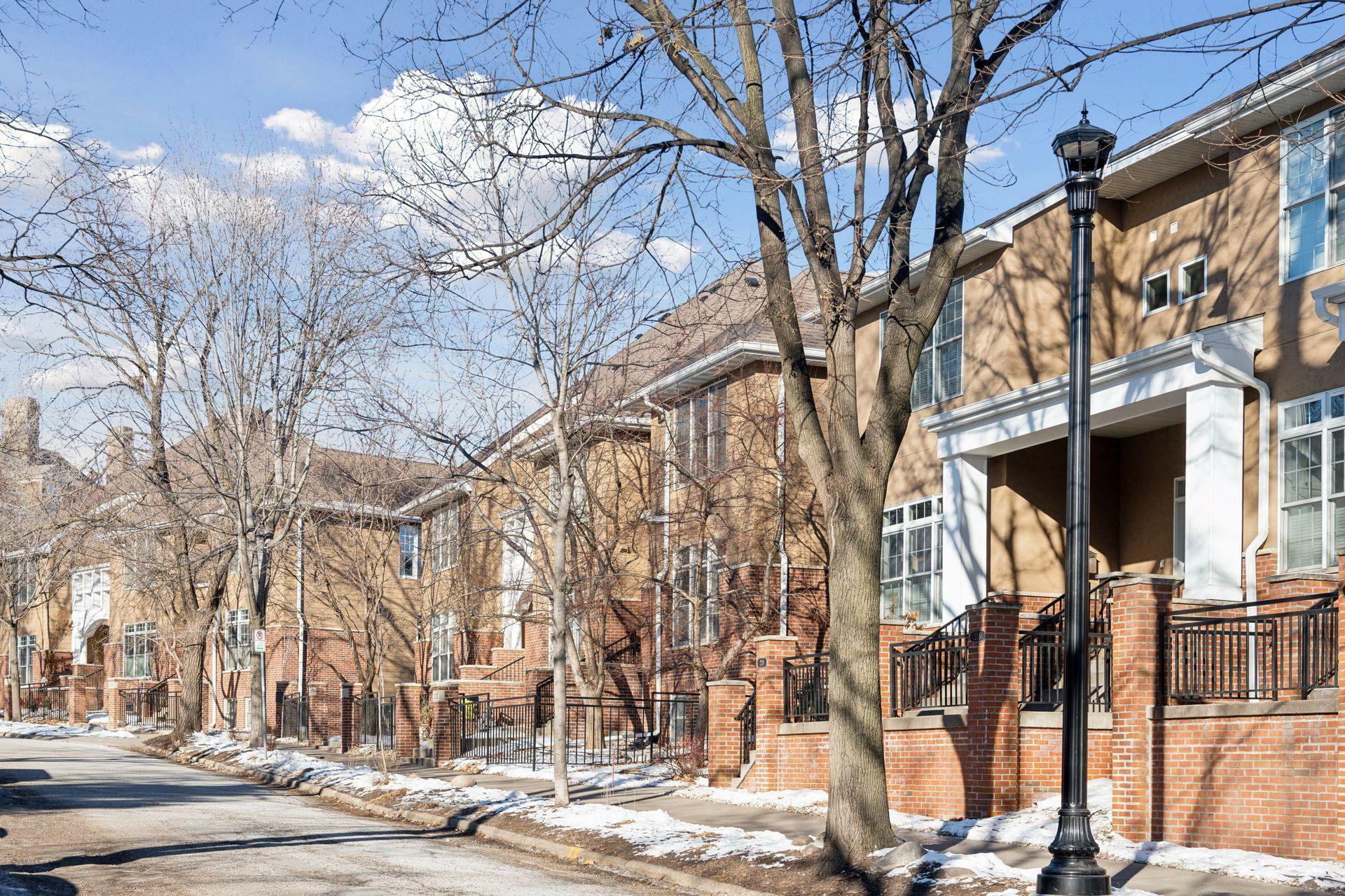 Property Photo:  220 Ridgewood Avenue  MN 55403 