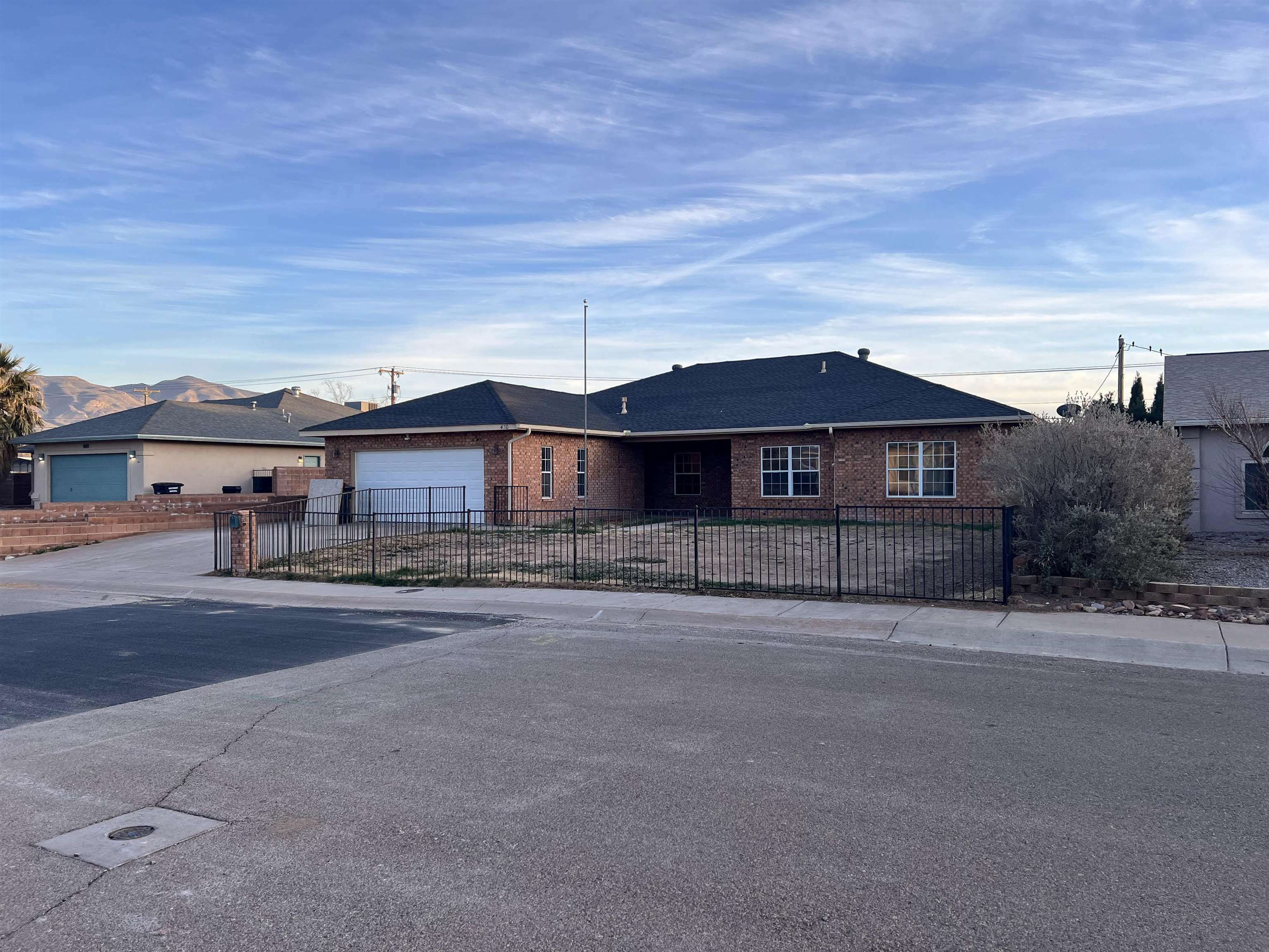 Property Photo:  430 Cottonwood Dr  NM 88310 