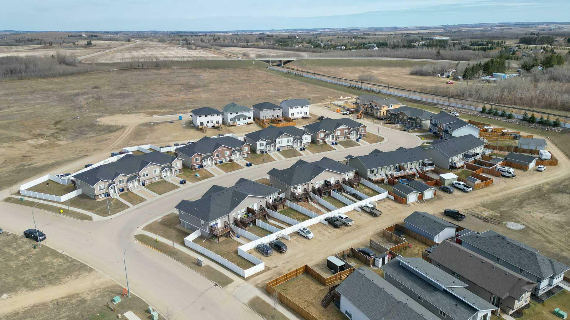 Photo de la propriété: 1-66 Athens Road AB T4M 0N4