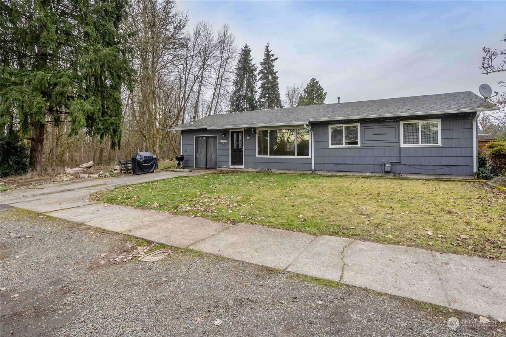 Property Photo:  1021 W 4th Street  WA 98531 