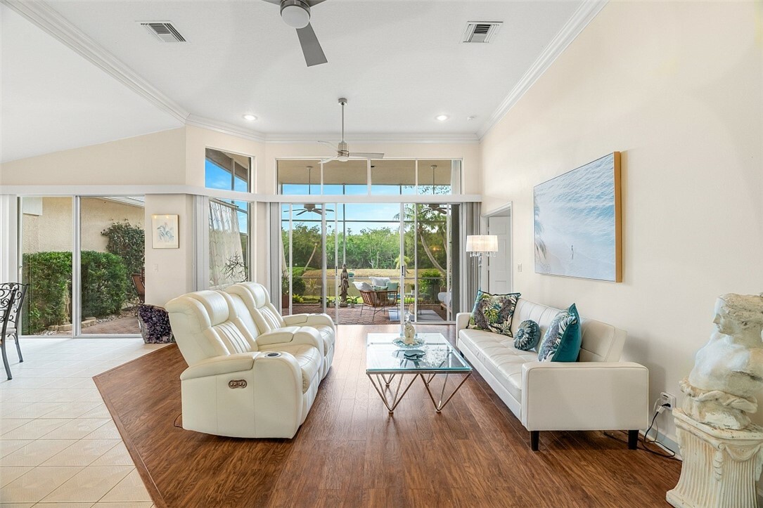 Property Photo: 421 N Peppertree Drive 29 FL 32963