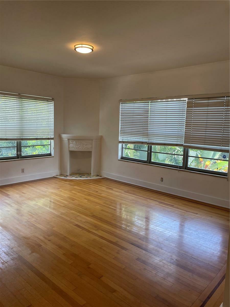 Property Photo:  1011 Michigan Ave 3  FL 33139 