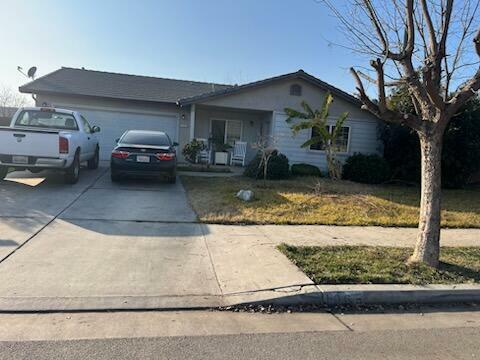 Property Photo:  1065 W Yale Avenue  CA 93247 