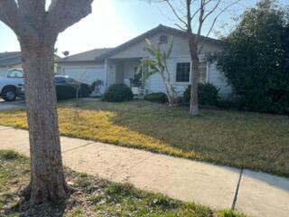 Property Photo: 1065 W Yale Avenue CA 93247