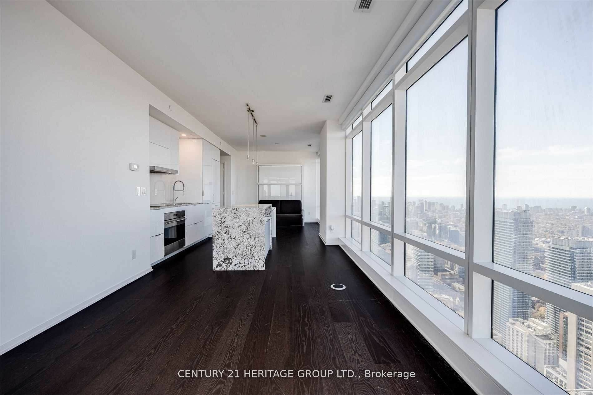 Property Photo:  1 Bloor St E 6409  ON M4W 0A8 