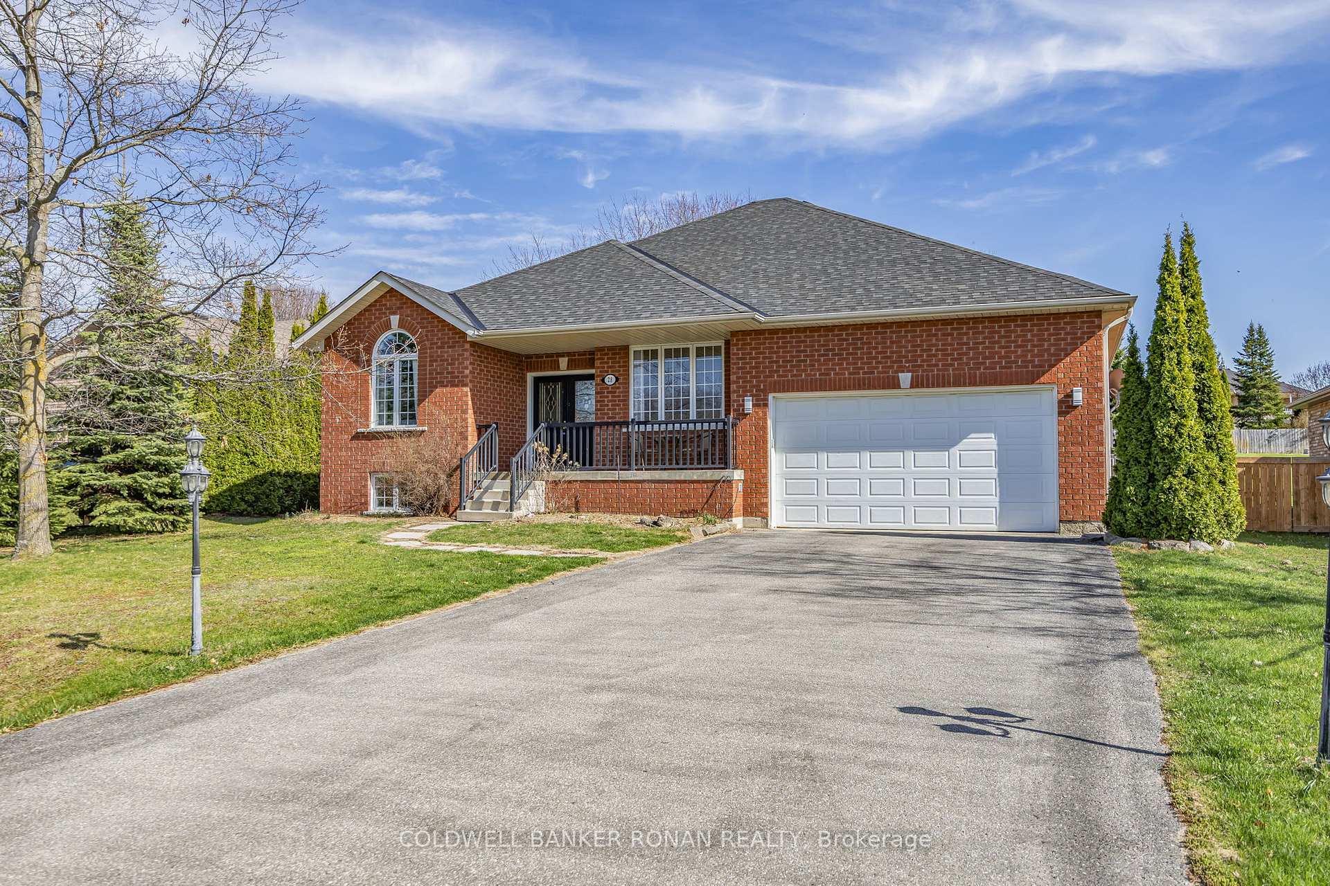 Property Photo: 28 Dekker Street ON L0M 1J0