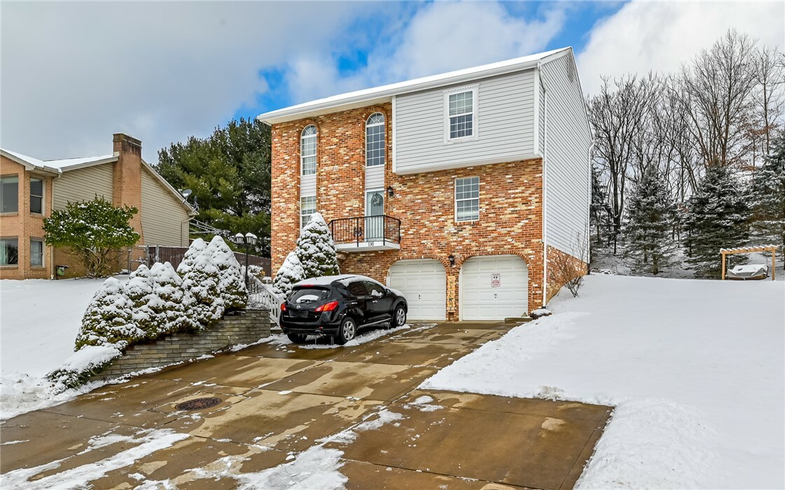 Property Photo:  116 Coventry Ct  PA 15146 