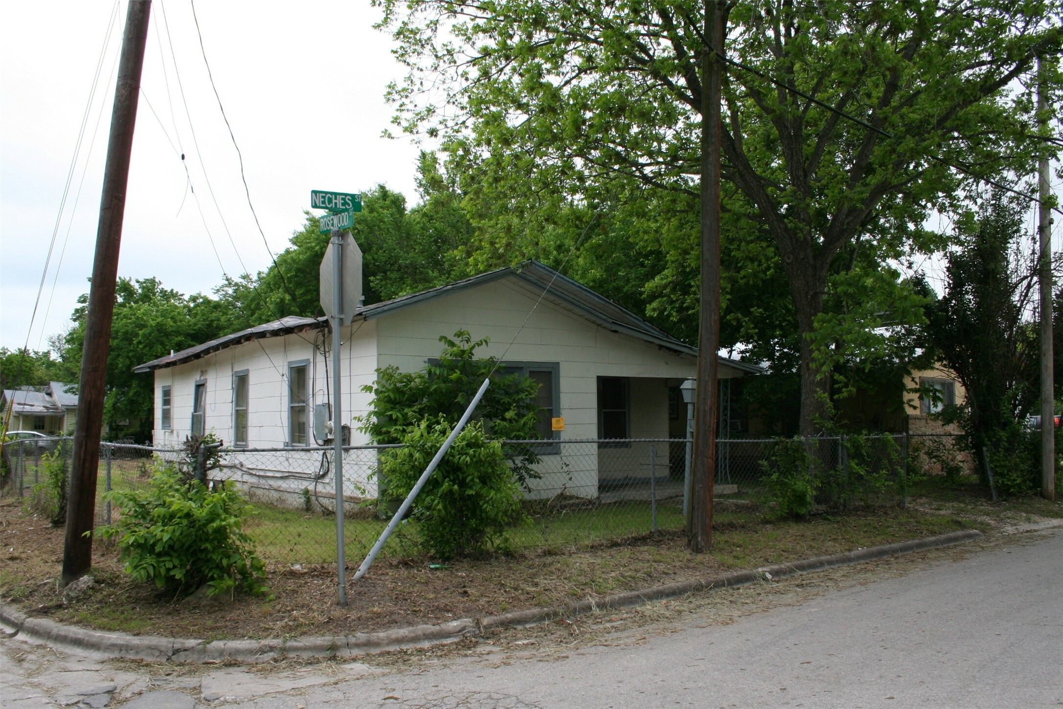 Property Photo: 712 Neches Street TX 78644