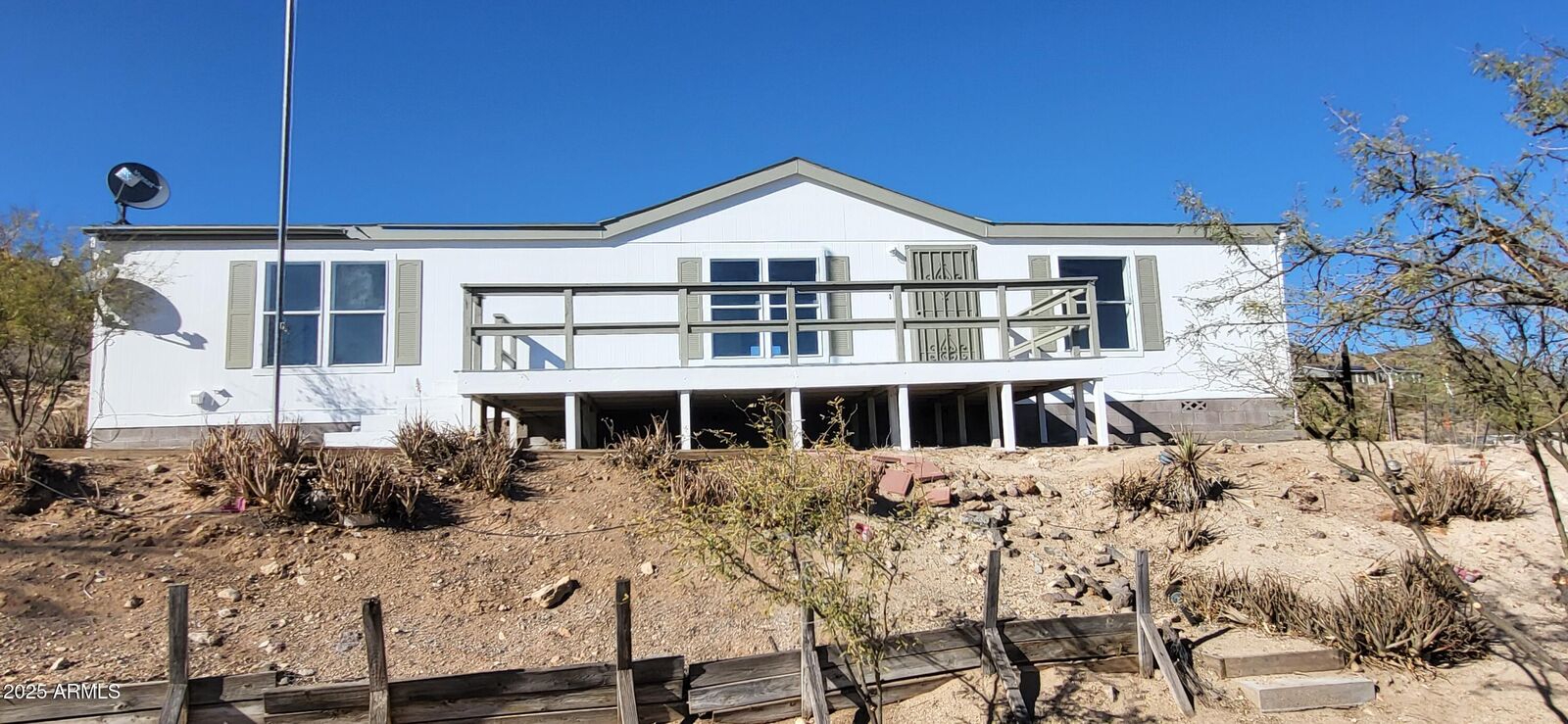 Property Photo: 19861 E Trail Road AZ 85324