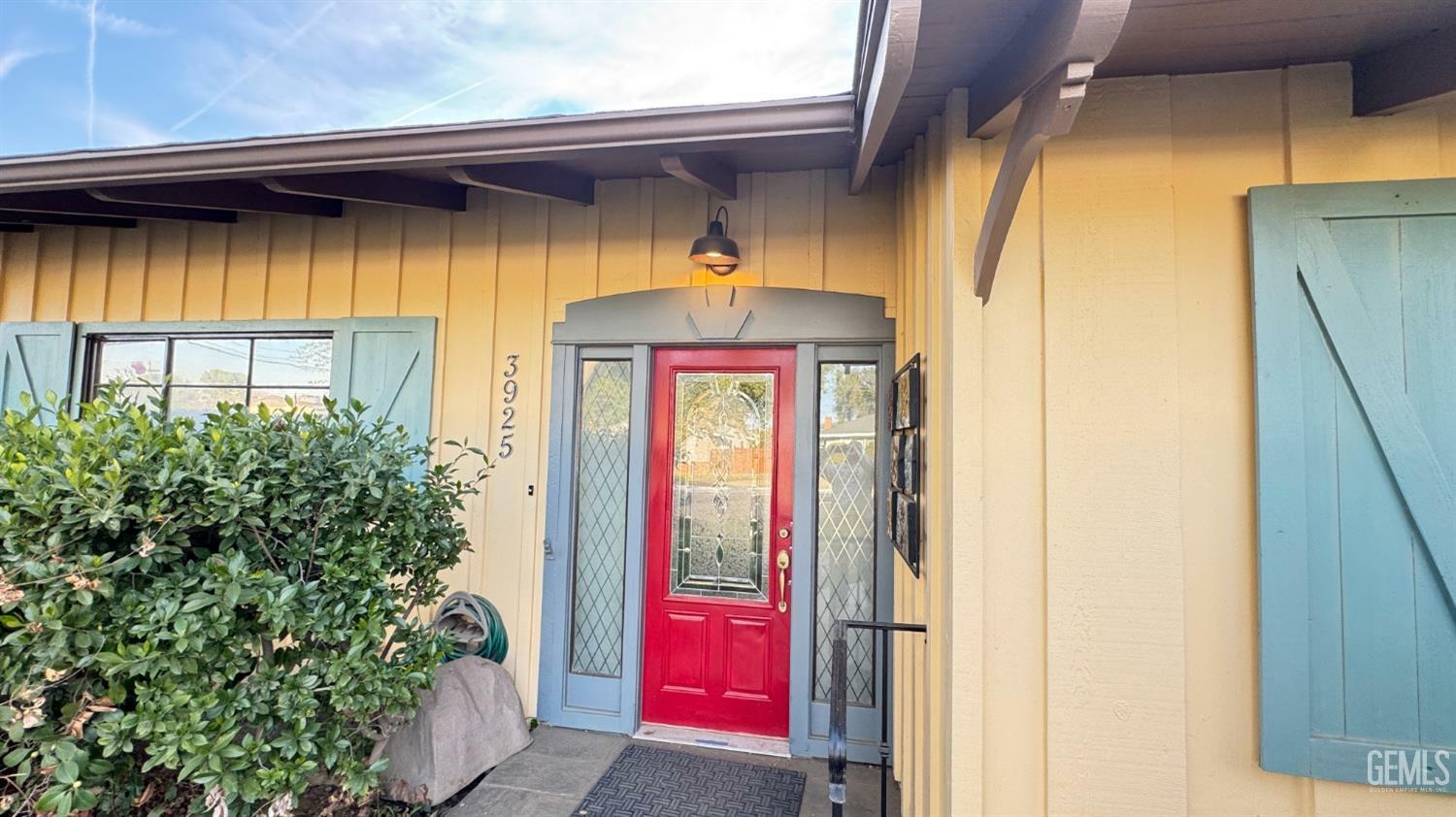 Property Photo: 3925 Garnsey Lane CA 93309