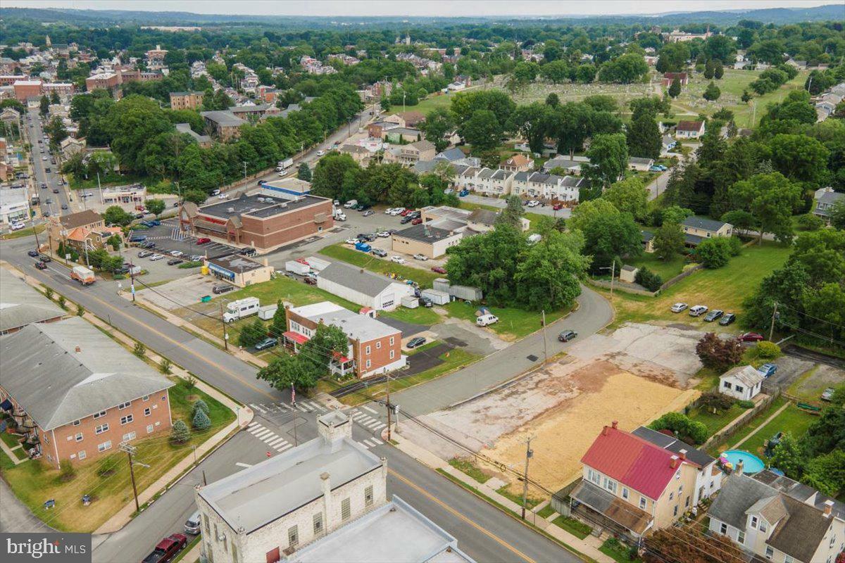 Property Photo:  800 W Bridge Street  PA 19460 