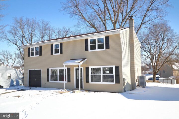 907 Center Street  Mount Joy PA 17552 photo