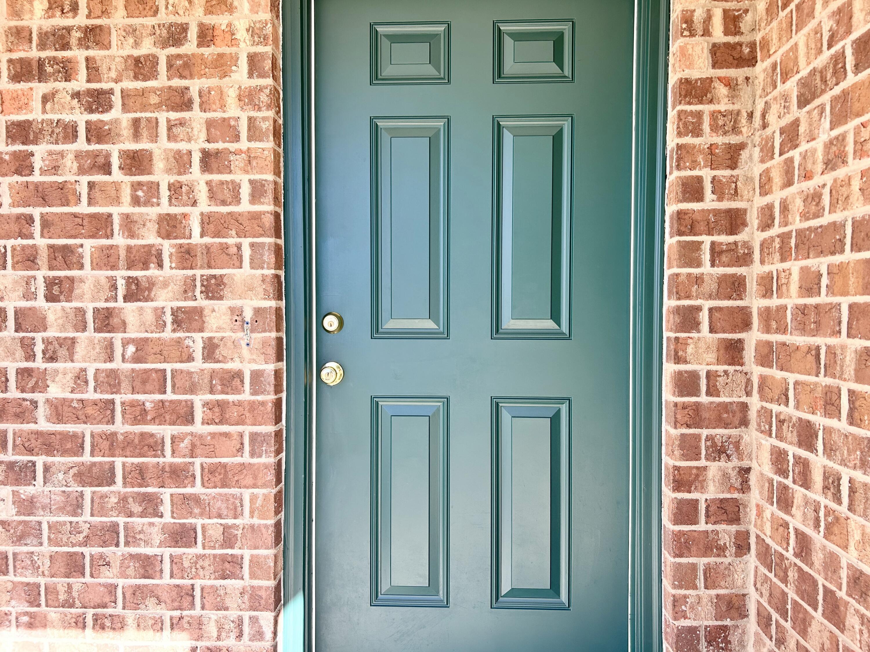 Property Photo: 820 Moorhen Way FL 32539