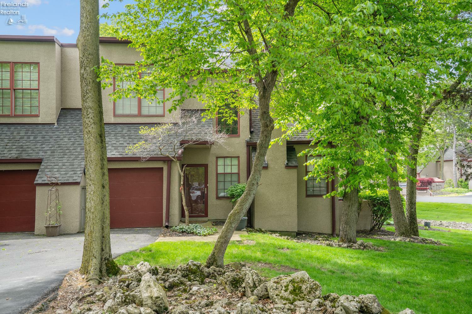 4300 Marin Woods B  Port Clinton OH 43452 photo