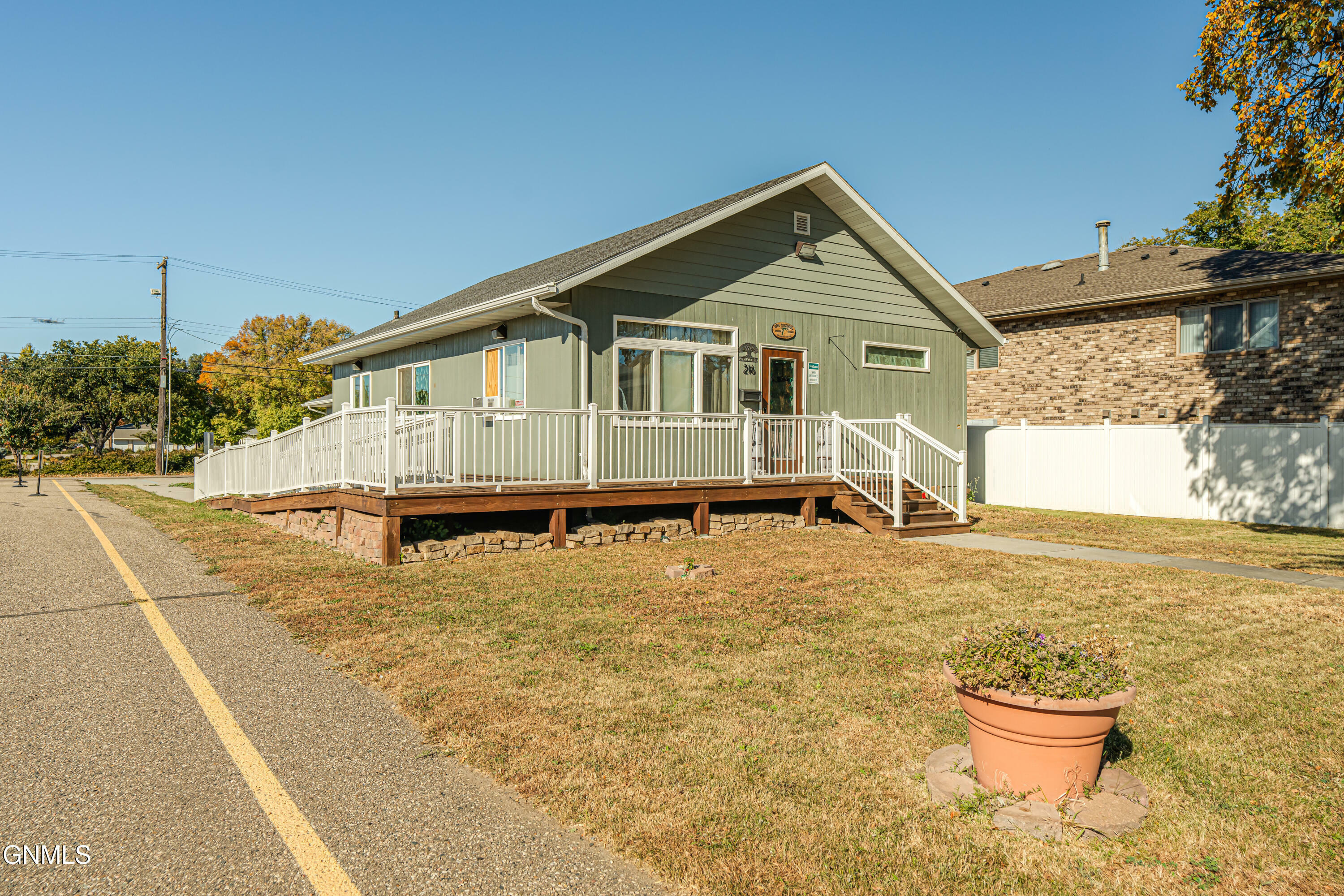 Property Photo:  216 14th Street  ND 58501 