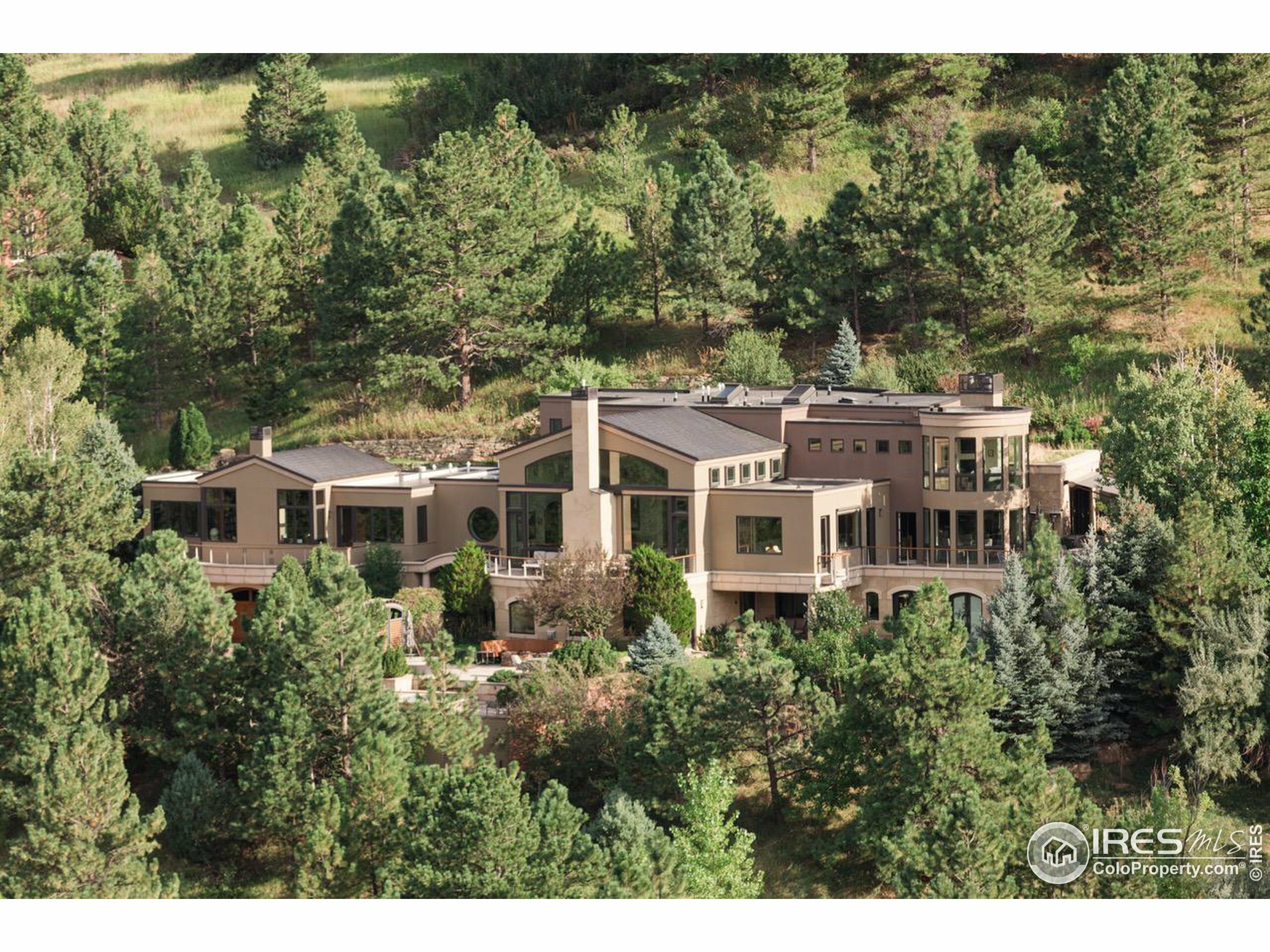 Property Photo: 45 Bellevue Dr CO 80302