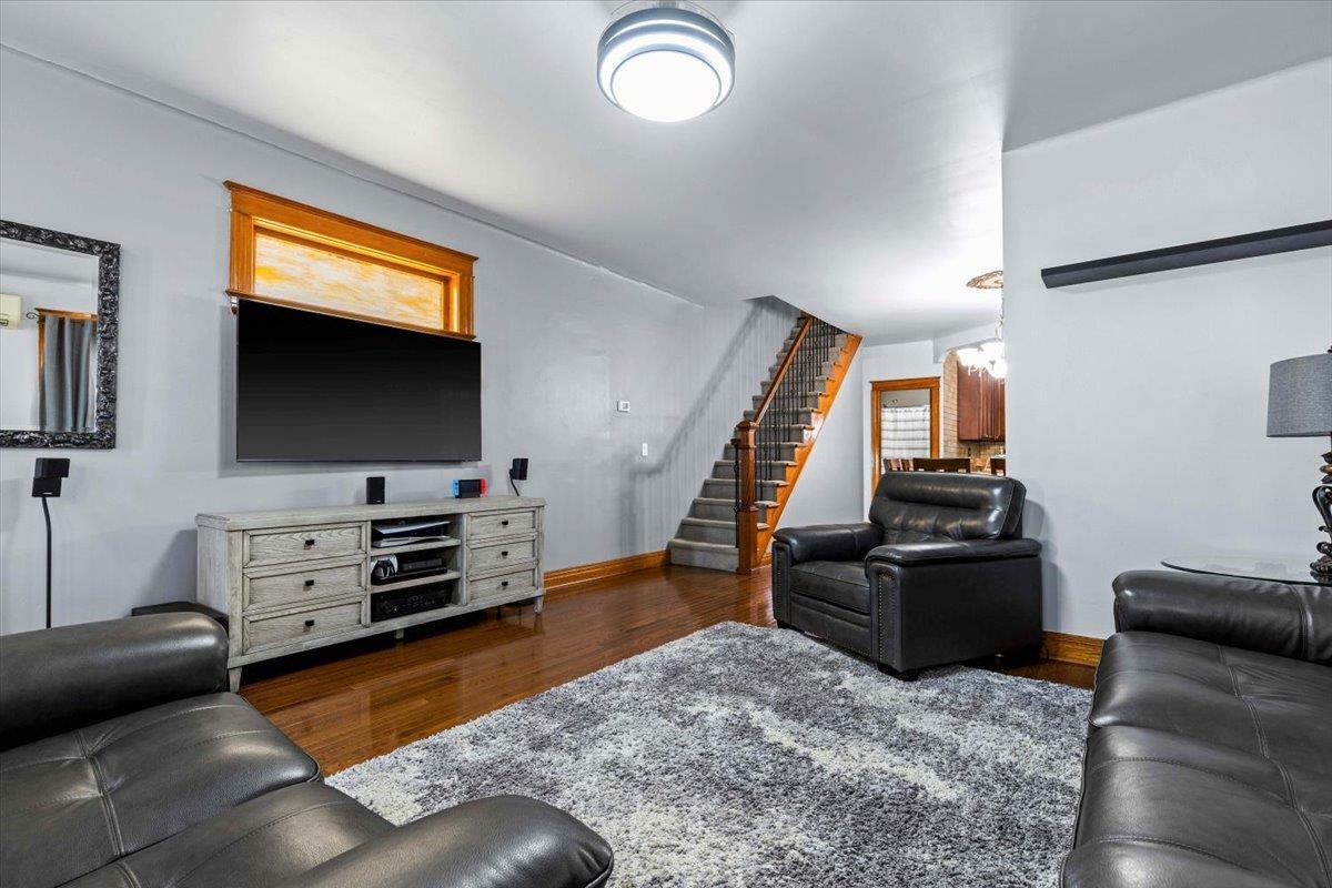 Property Photo:  1444 Gillespie Avenue  NY 10461 