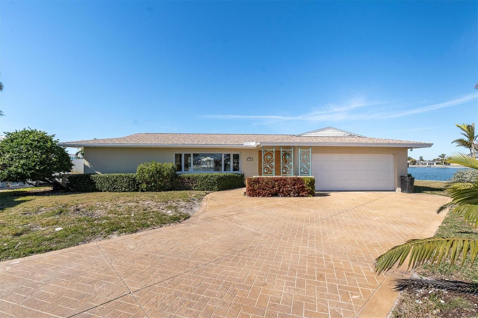 Property Photo: 495 Bath Club Boulevard N FL 33708