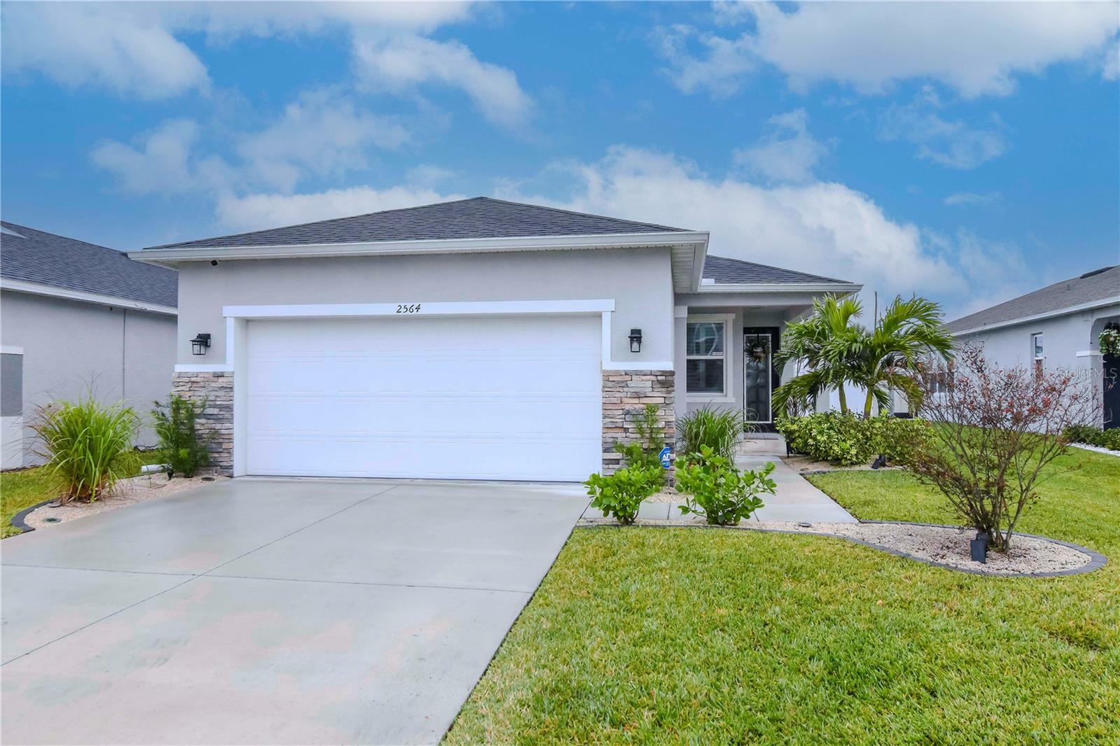 Property Photo:  2564 89th Street Circle E  FL 34221 