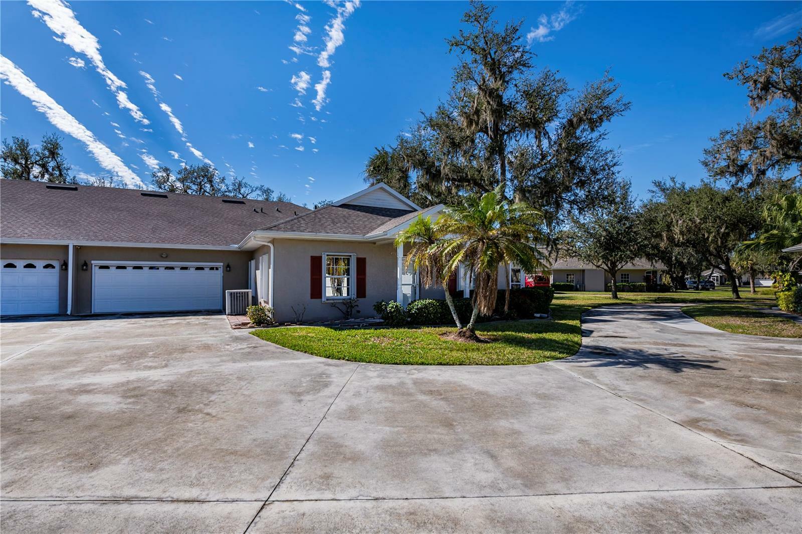 Property Photo:  1447 Red Oak Lane  FL 33948 