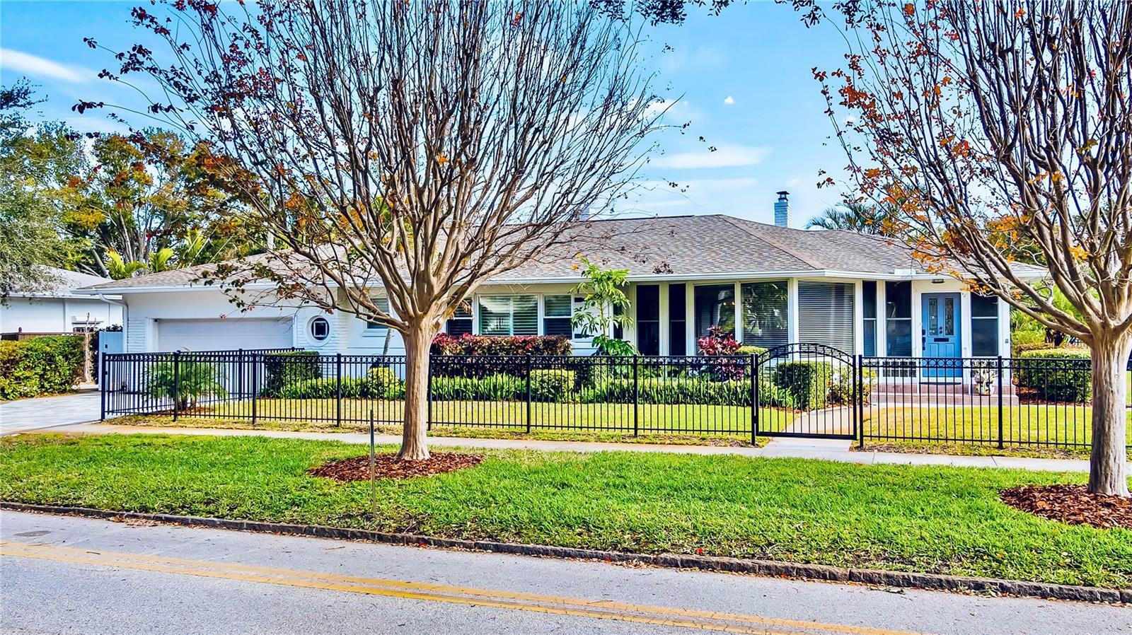 105 17th Avenue NE  St Petersburg FL 33704 photo