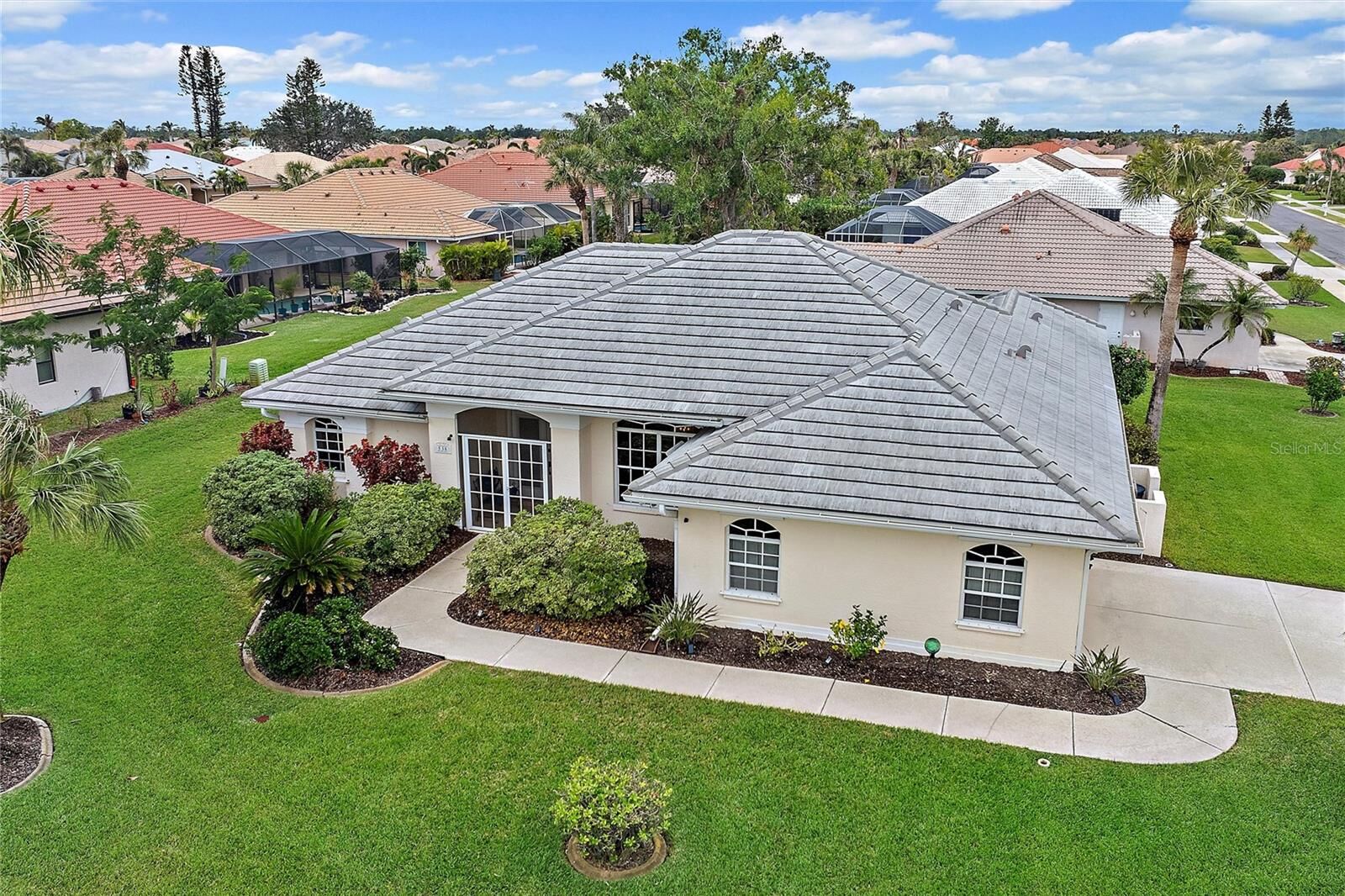 Property Photo: 538 Laurel Cherry Lane FL 34293