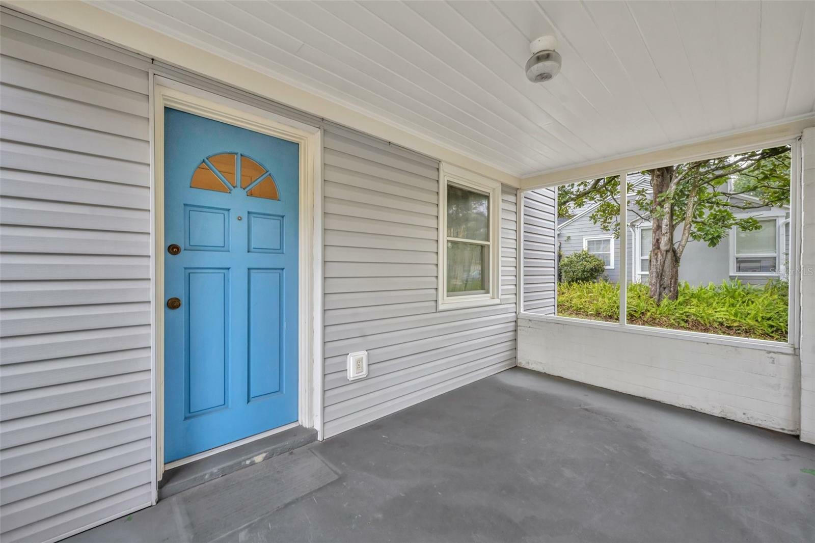 Property Photo:  747 McIntyre Avenue  FL 32789 