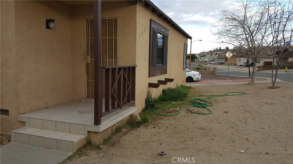 Property Photo:  1021 Flora Street  CA 92311 