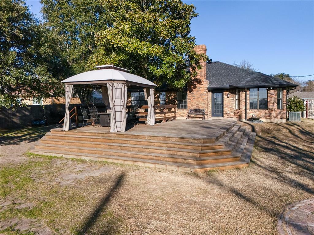 Property Photo:  612 Arleta Lane  TX 75119 