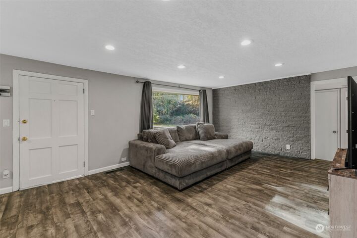 Property Photo: 522 Birch Street WA 98625