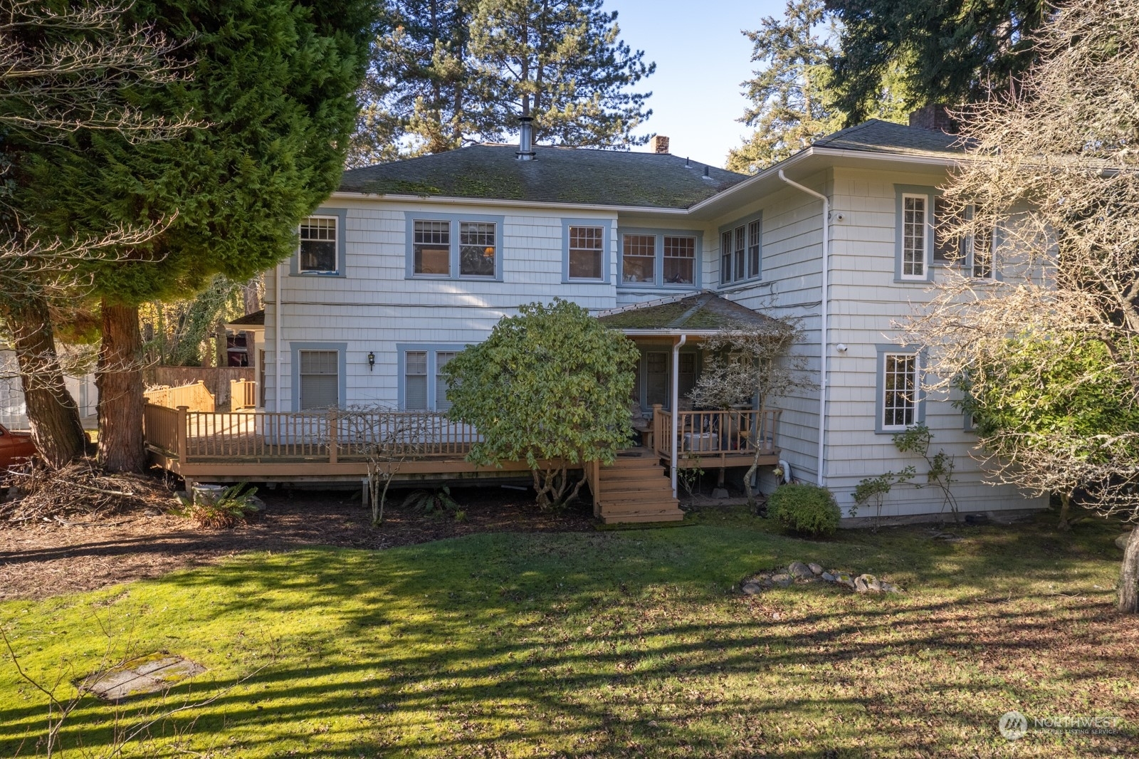 Property Photo:  2121 N 122nd Street  WA 98133 