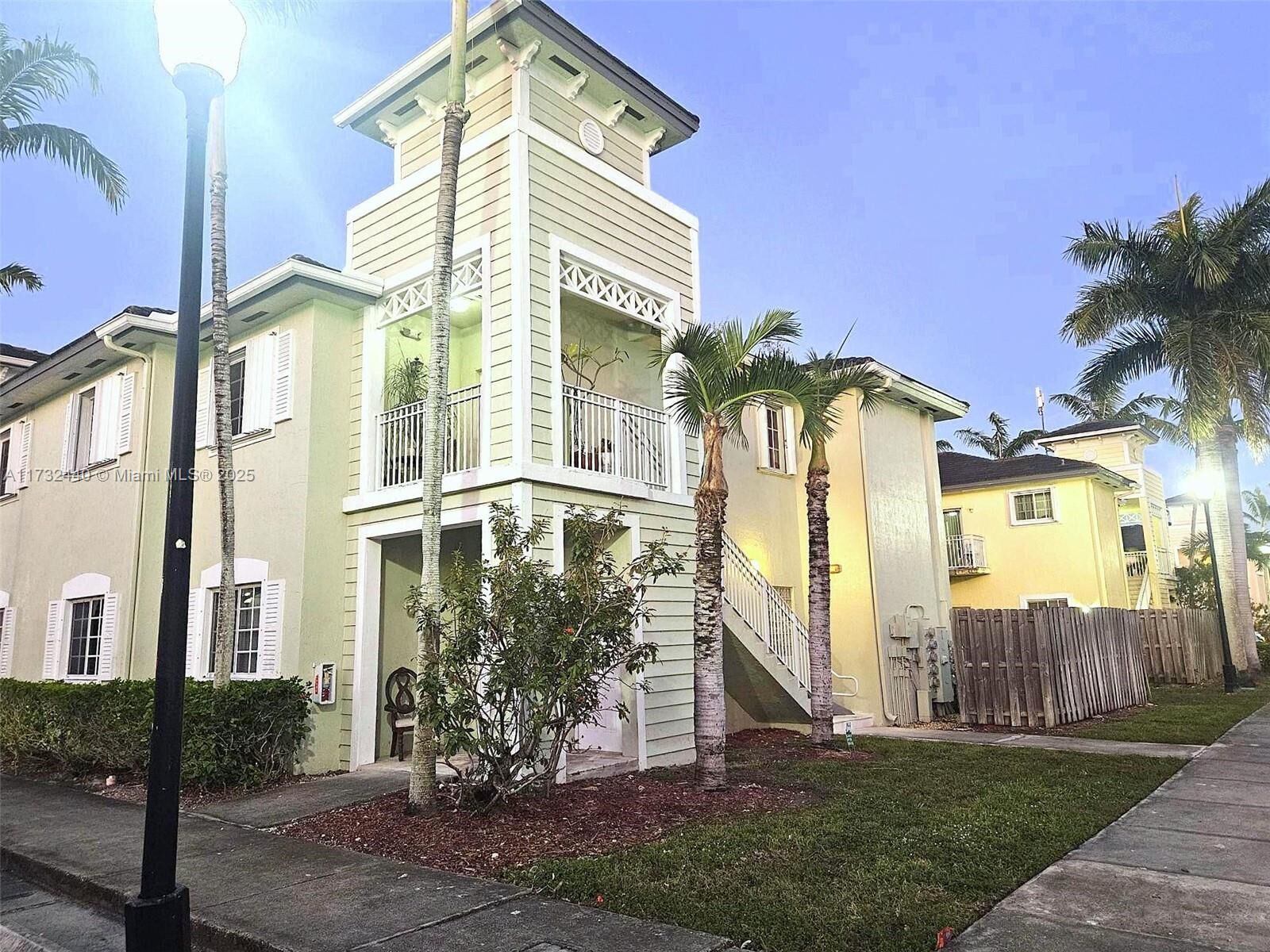 Property Photo:  373 NE 26th Pl 204  FL 33033 