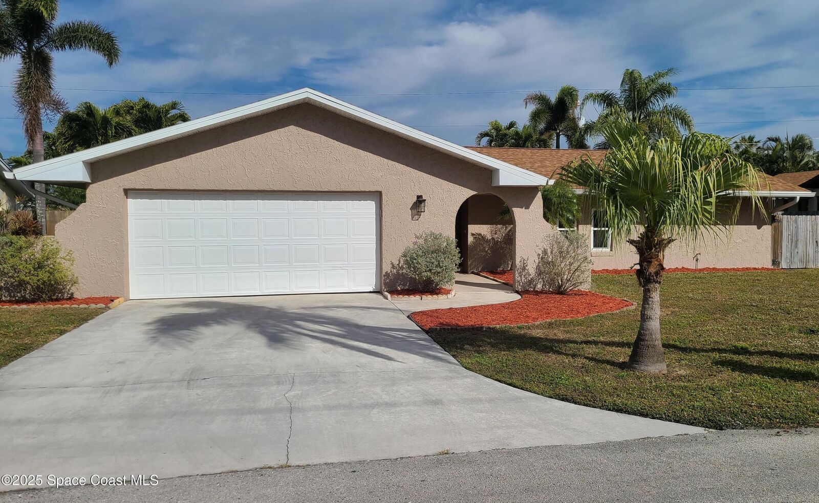 Property Photo: 350 Cassia Boulevard FL 32937