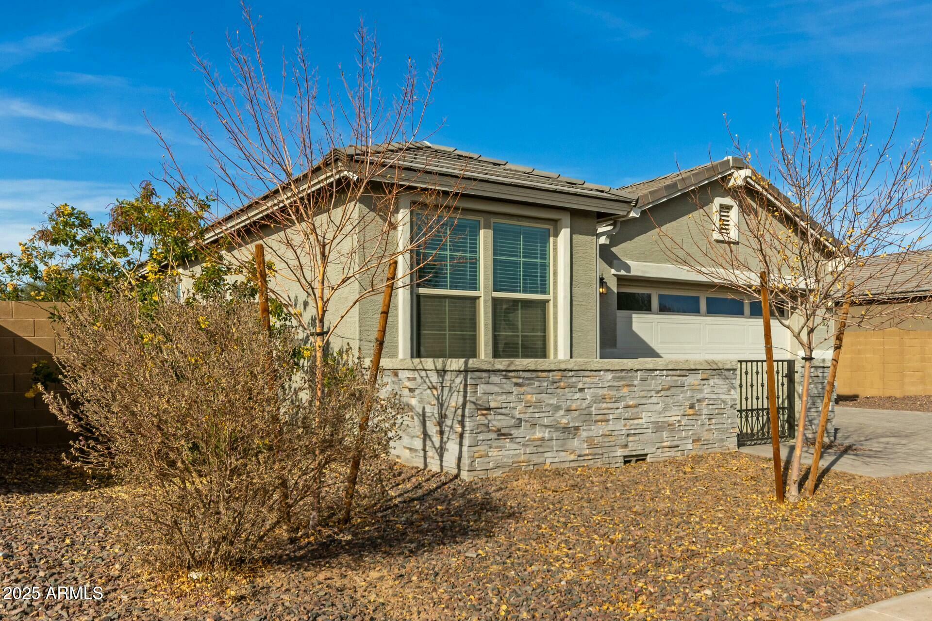 Property Photo:  10838 W Buchanan Street  AZ 85323 