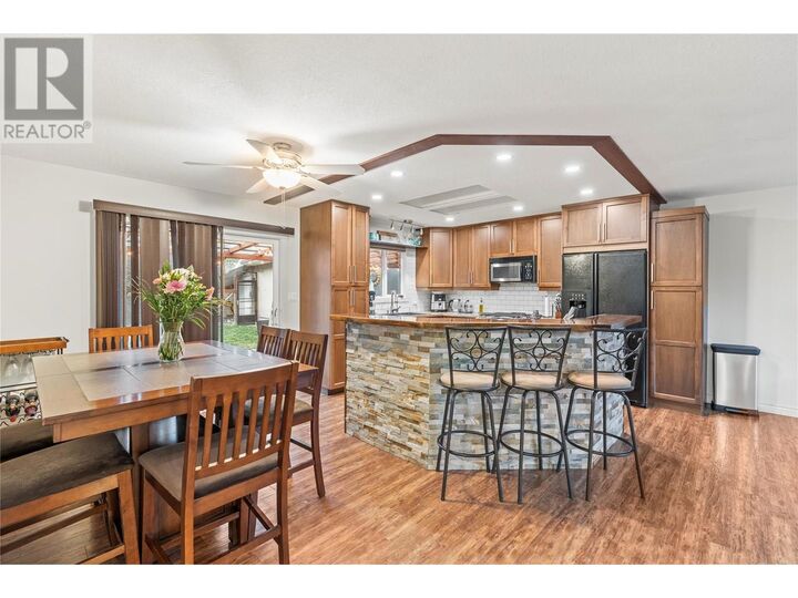 Property Photo:  1718 Grandview Avenue  BC V0E 2G0 