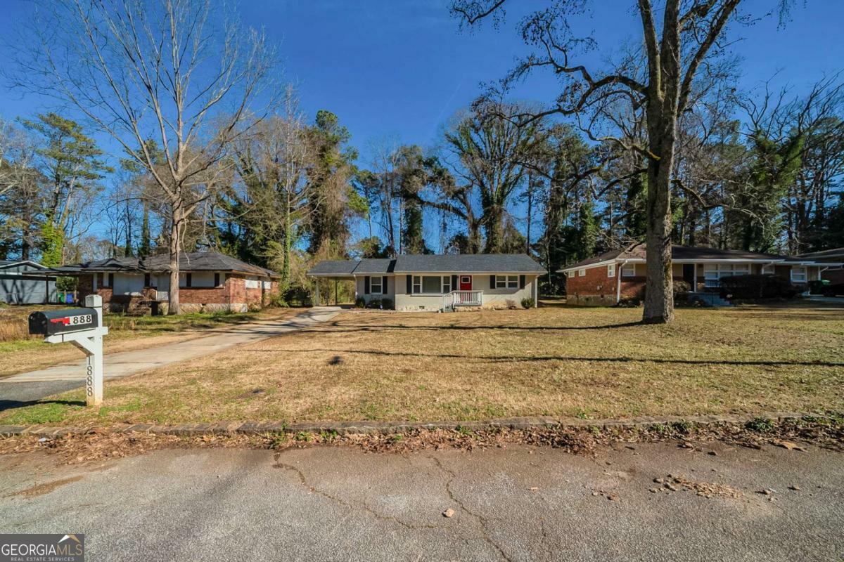 Property Photo: 1888 Cindy Drive GA 30032
