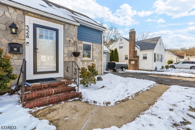 Property Photo:  324 Haven Ave  NJ 07076 