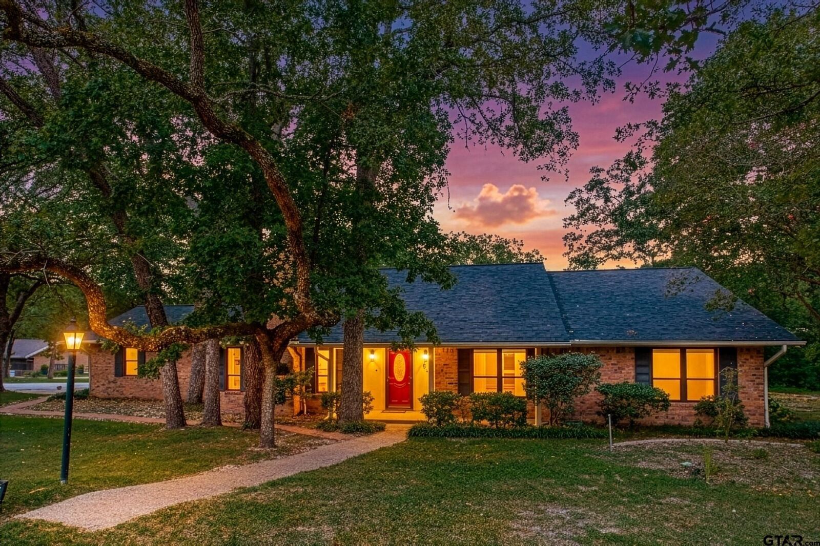 Property Photo: 520 Dogwood Ln TX 75771