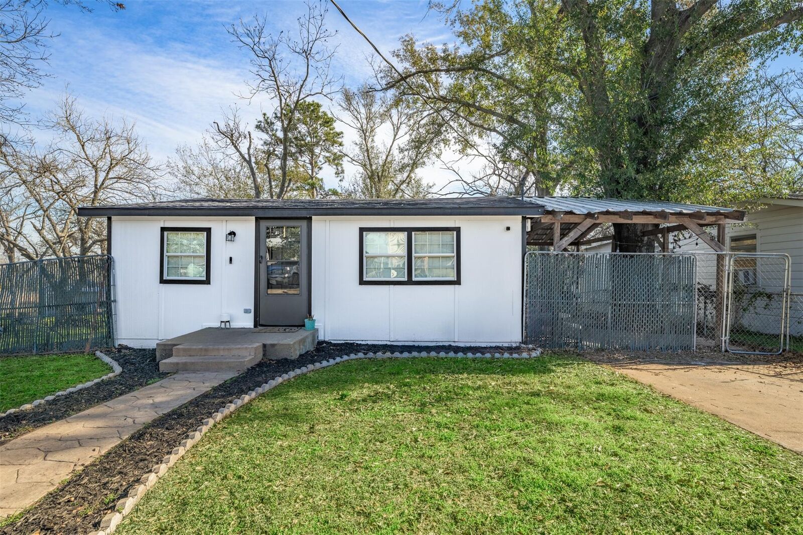 Property Photo: 716 Brown Street TX 77833