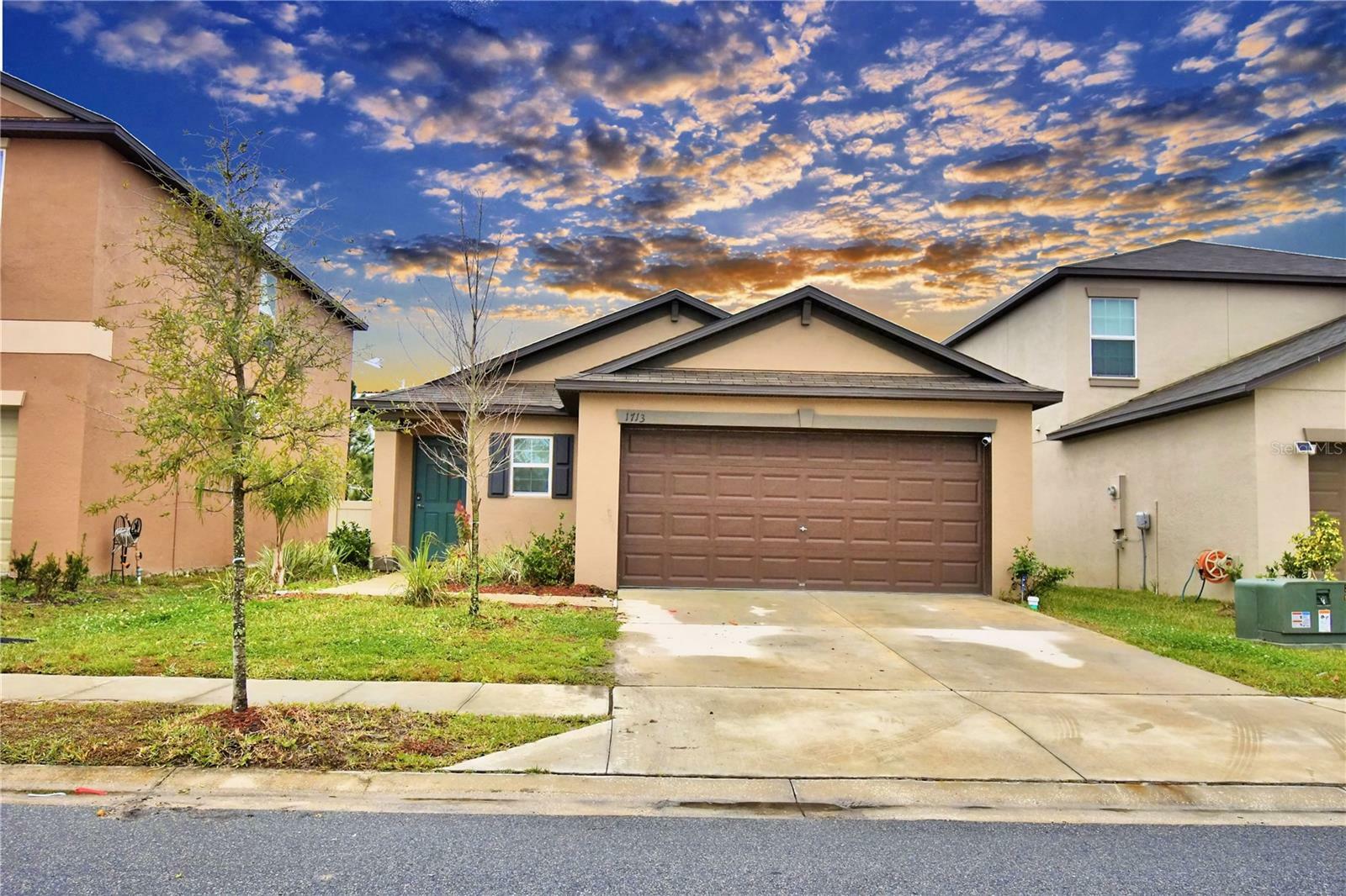 Property Photo: 1713 Yellow Trail FL 33801