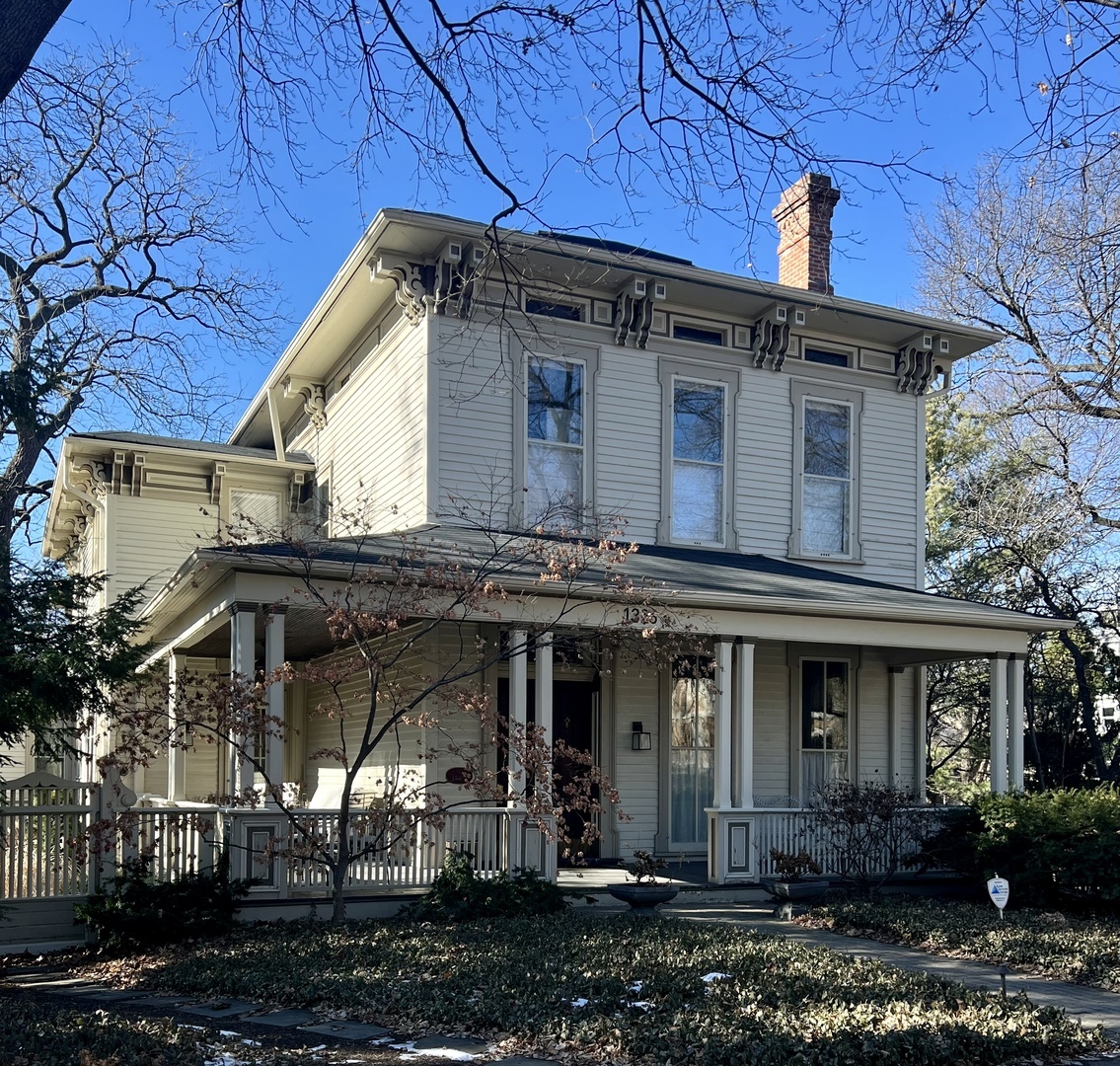 Property Photo:  1326 Asbury Avenue  IL 60201 