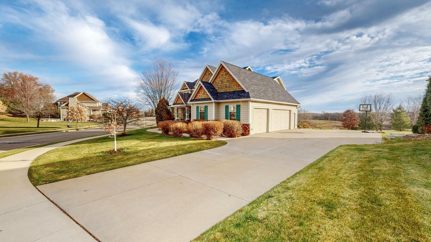 Property Photo:  5352 Scenic Oak Drive SW  MN 55902 