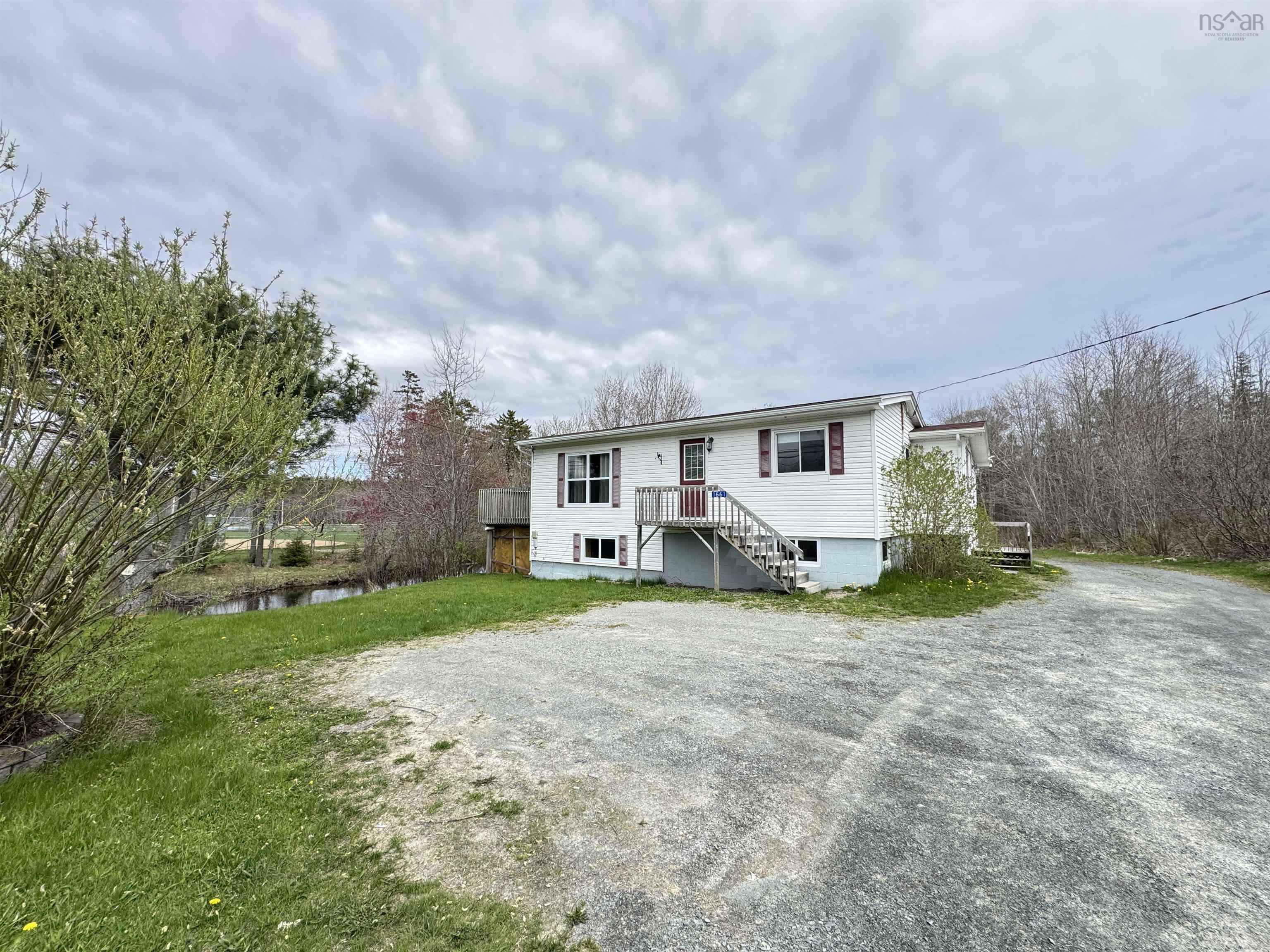 Property Photo: 1661 Beaver Bank Road NS B4G 1C5