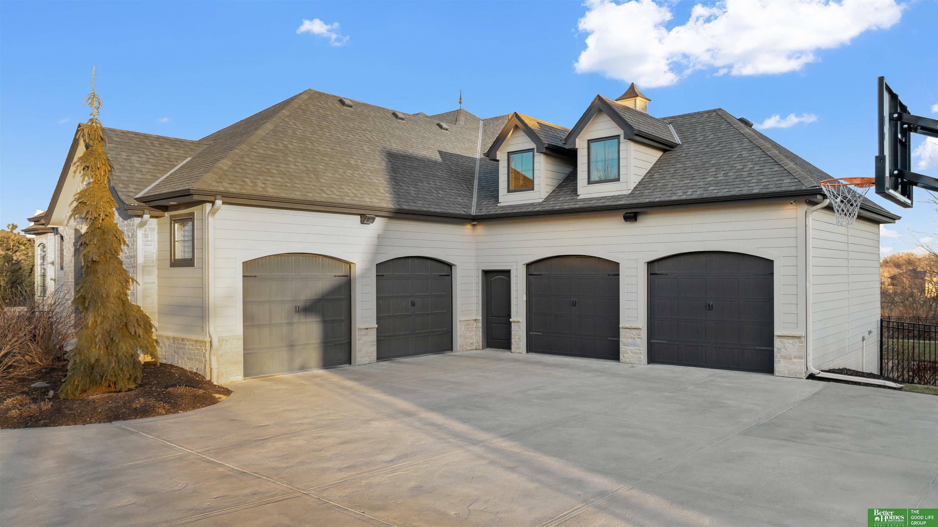 Property Photo: 23623 Hampton Road NE 68022-9999