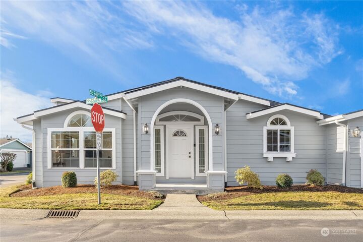 Property Photo:  24071  223rd Lane SE  WA 98038 